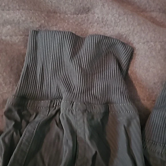 lululemon pants with elastic at the leg. Size 0 - Picture 2 of 4